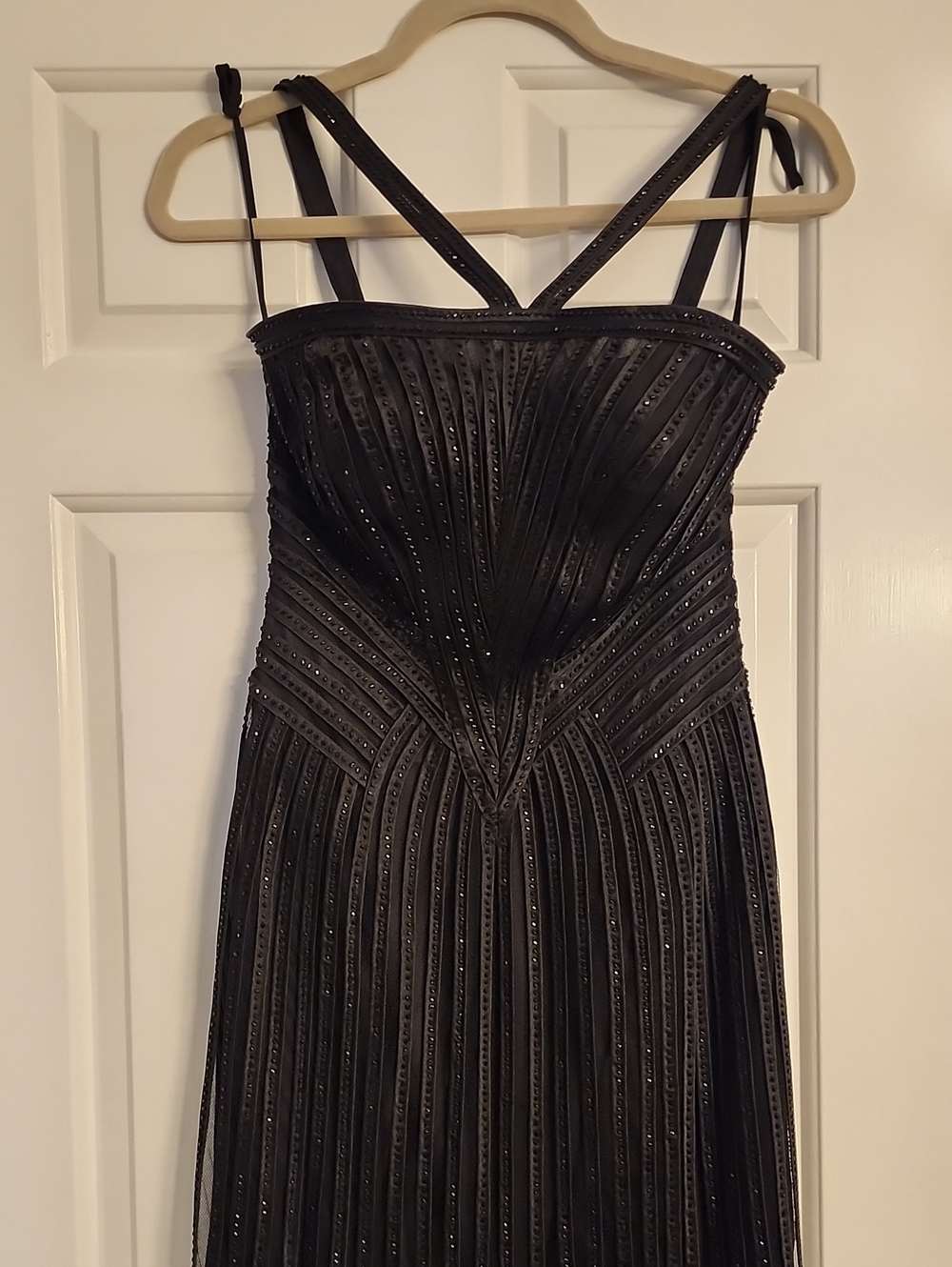 Mieka Stunning Like New Black Beaded Silk/Satin Straped Evening Gown, 40/6 $200 - Picture 10 of 13